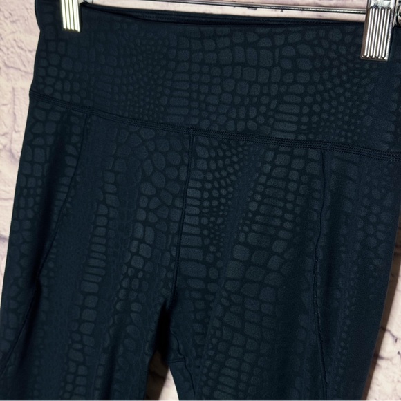 Sweaty Betty | 7/8 Length Embossed Leggings | Dark Turquoise XS (EUC) - Picture 5 of 6